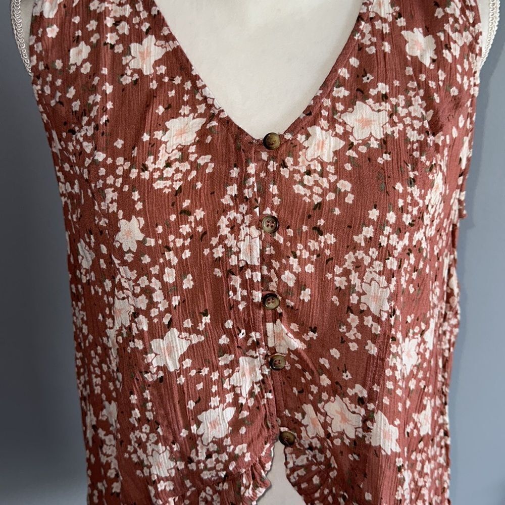 Floral Tank Top! - Picture 3 of 10